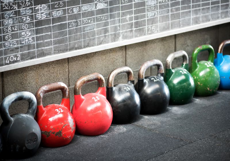 Tipos de peso de academia para treino: confira as opções!
